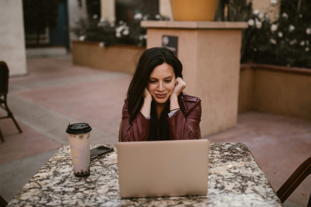 5 avantages de consulter Online